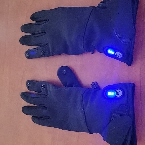 Heated Glove With Touchscreen Capable New - Picture 12 of 16